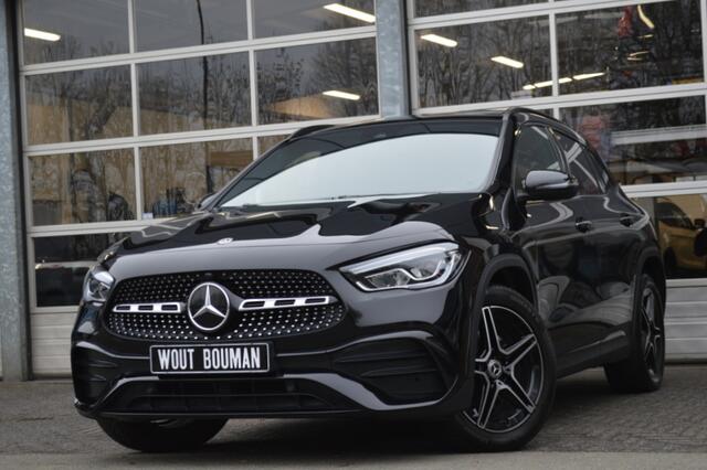 Mercedes-Benz GLA-KLASSE 250 e AMG Led Panorama Widescreen Sfeer Camera Night Keyless Pdc