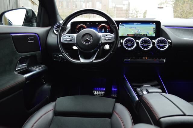 Mercedes-Benz GLA-KLASSE 250 e AMG Led Panorama Widescreen Sfeer Camera Night Keyless Pdc