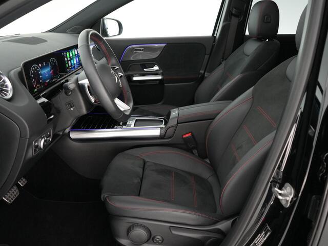 Mercedes-Benz GLA-KLASSE 200 AMG Line |dealer onderhouden|panoramadak|carbon interieur|Apple Carplay|trekhaak|stoelverwarming|parkeercamera|sfeerverlichting|19"|