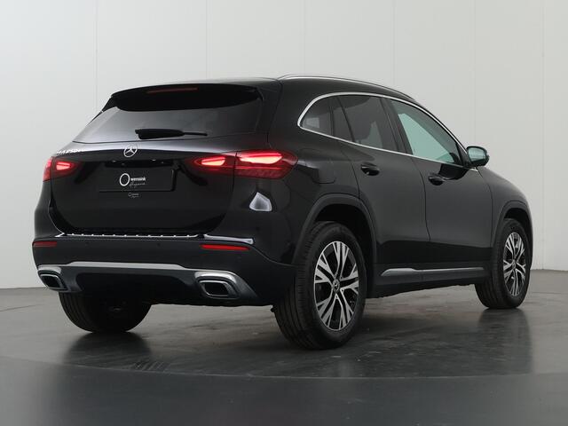 Mercedes-Benz GLA-KLASSE 250 e Luxury Line | Trekhaak | Stoelverwarming | Elektrische achterklep | 360 camera | Getint glas |