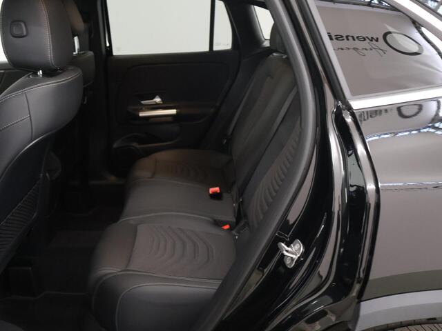 Mercedes-Benz GLA-KLASSE 250 e Luxury Line | Trekhaak | Stoelverwarming | Elektrische achterklep | 360 camera | Getint glas |