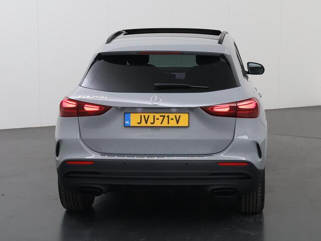 Mercedes-Benz GLA-KLASSE 250 e AMG Line | Panoramadak | Trekhaak | 20 inch | Night pakket |