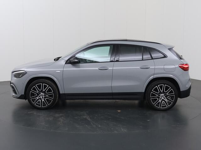 Mercedes-Benz GLA-KLASSE 250 e AMG Line | Panoramadak | Trekhaak | 20 inch | Night pakket |