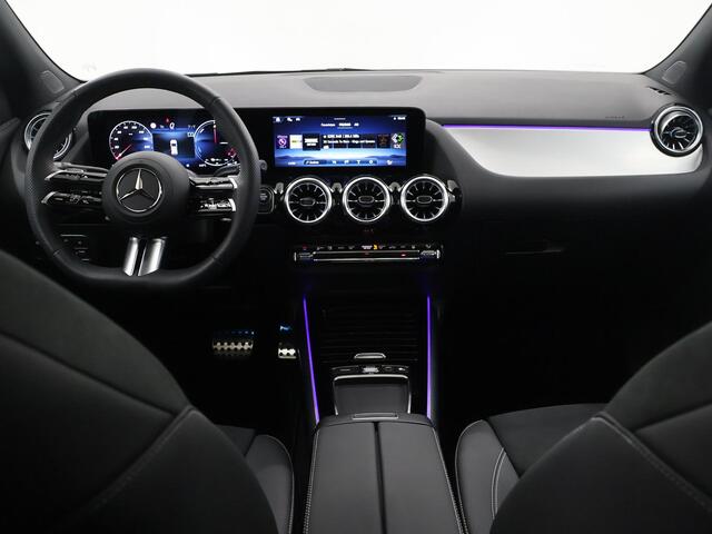 Mercedes-Benz GLA-KLASSE 250 e AMG Line | Panoramadak | Trekhaak | 20 inch | Night pakket |