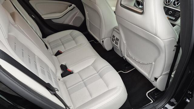 Mercedes-Benz GLA-KLASSE 180 Premium Plus