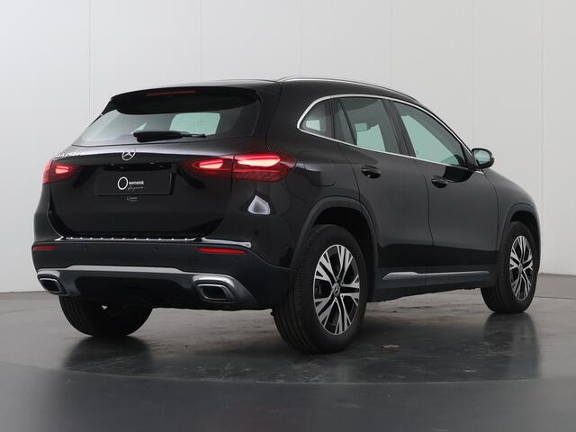 Mercedes-Benz GLA-KLASSE 250 e Luxury Line | Trekhaak | Verwarmd stuur | Winter pakket | 11 KW laden | Stoelverwarming |