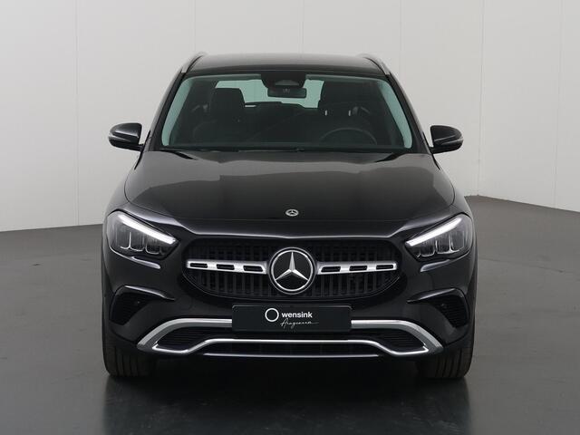 Mercedes-Benz GLA-KLASSE 250 e Luxury Line | Trekhaak | Verwarmd stuur | Winter pakket | 11 KW laden | Stoelverwarming |
