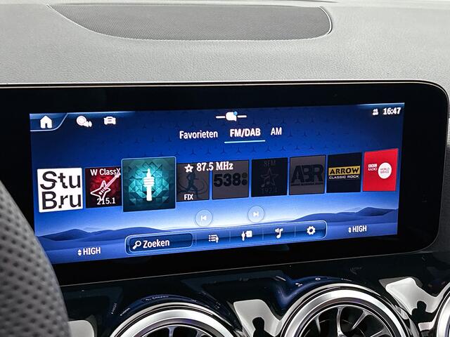 Mercedes-Benz GLA-KLASSE 250 e Business Solution AMG | Nightpakket | Trekhaak | GUARD 360 ° Vehicle protection Plus | Dodehoekassistent | Panoramaschuifdak | EASY PACK achterklep | MULTIBEAM LED |