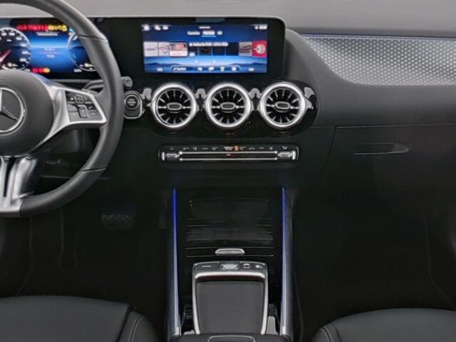 Mercedes-Benz GLA-KLASSE 250 e Plug-In Hybride Trekhaak | Ledkoplampen | Sfeerverlichting | Stuur en Stoelverwarming | Keyless-Go. Inclusief 24 maanden Mercedes-Benz Certified garantie voor Europa.