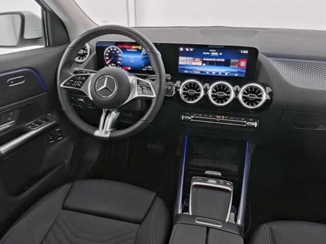 Mercedes-Benz GLA-KLASSE 250 e Plug-In Hybride Trekhaak | Ledkoplampen | Sfeerverlichting | Stuur en Stoelverwarming | Keyless-Go. Inclusief 24 maanden Mercedes-Benz Certified garantie voor Europa.