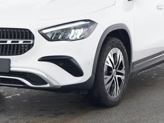 Mercedes-Benz GLA-KLASSE 250 e Plug-In Hybride Trekhaak | Ledkoplampen | Sfeerverlichting | Stuur en Stoelverwarming | Keyless-Go. Inclusief 24 maanden Mercedes-Benz Certified garantie voor Europa.