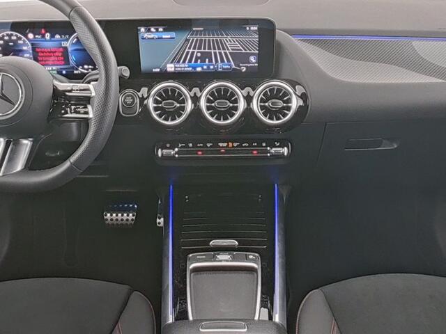 Mercedes-Benz GLA-KLASSE 250 e AMG Plug-In Hybriide AMG Line | Night Pakket | Panorama Schuif-Kanteldak | Distronic | Stuur en Stoelverwarming. Inclusief 24 maanden MB Certified garantie voor Europa.