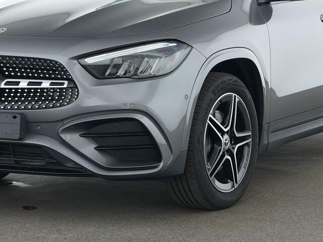 Mercedes-Benz GLA-KLASSE 250 e AMG Plug-In Hybriide AMG Line | Night Pakket | Panorama Schuif-Kanteldak | Distronic | Stuur en Stoelverwarming. Inclusief 24 maanden MB Certified garantie voor Europa.