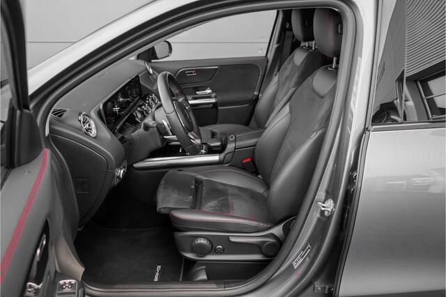 Mercedes-Benz GLA-KLASSE 250 4MATIC AMG Line Night Camera CarPlay 20"