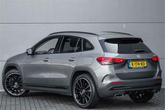 Mercedes-Benz GLA-KLASSE 250 4MATIC AMG Line Night Camera CarPlay 20"