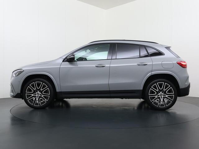 Mercedes-Benz GLA-KLASSE 250 e Business Solution AMG | AMG Plus Pakket | Night Pakket | Panoramadak | Elektrisch Verstelbare Stoelen + Memory | 360° Camera | Head-up Display | MBUX Augmented Reality voor Navigatie | Dodehoekassistent | Advanced Sound System | Stoelverwarming | Sf