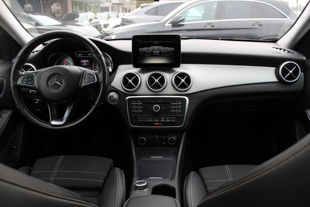Mercedes-Benz GLA-KLASSE 180 Ambition / Panoramadak / Half leder / Navigatie / Urbanpakket / 18'' / Cruise Control