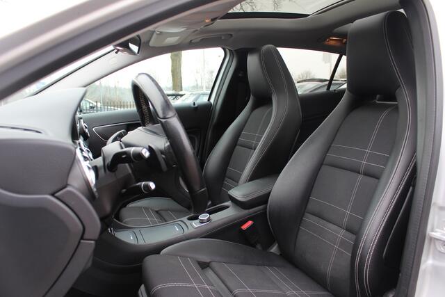 Mercedes-Benz GLA-KLASSE 180 Ambition / Panoramadak / Half leder / Navigatie / Urbanpakket / 18'' / Cruise Control