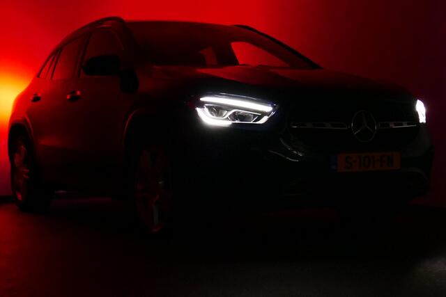 Mercedes-Benz GLA-KLASSE 200 165pk Luxury Line. 360 Camera, Carplay/Android, Elek Klep, Sfeerverlichting, Haak 1800kg