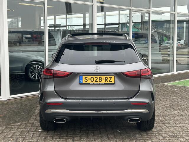 Mercedes-Benz GLA-KLASSE 180 AMG | Panoramadak | Sfeerverlichting