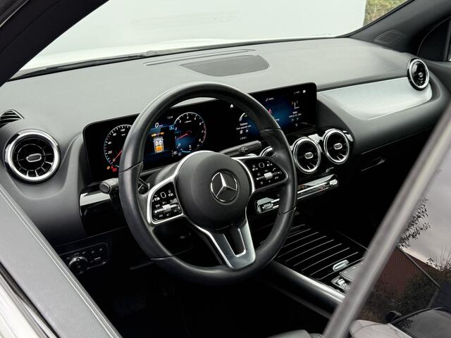Mercedes-Benz GLA-KLASSE 200 Business Solution Luxury | Pano | CarPlay | Camera | LED | 18 inch