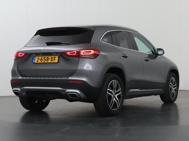 Mercedes-Benz GLA-KLASSE 200 Business Solution Luxury | Trekhaak | Stoelverwarming | Getint glas | Achteruitrijcamera |