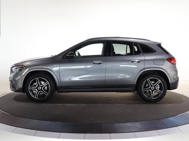 Mercedes-Benz GLA-KLASSE 250 e Business Solution AMG | Trekhaak | Winterpack | Dodehoek detectie | Apple Carplay |
