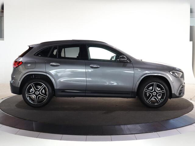 Mercedes-Benz GLA-KLASSE 250 e Business Solution AMG | Trekhaak | Winterpack | Dodehoek detectie | Apple Carplay |