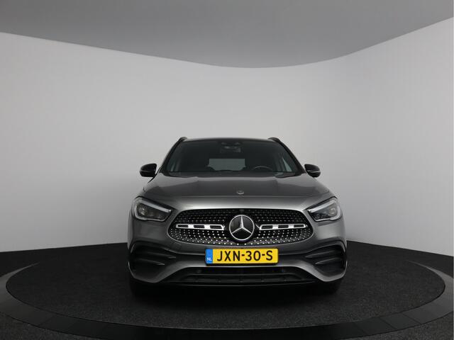 Mercedes-Benz GLA-KLASSE 250 e AMG Line | Panoramadak | Sfeerverlichting |