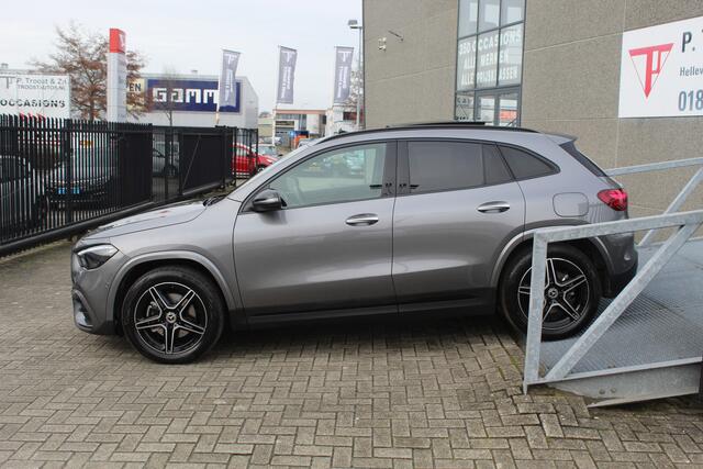 Mercedes-Benz GLA-KLASSE 250 e AMG Panoramadak/Sfeerverlichting/Elektrische achterklep/Stoelverwarming/Achteruitrijcamera/Adaptive cruise controlNavigatie