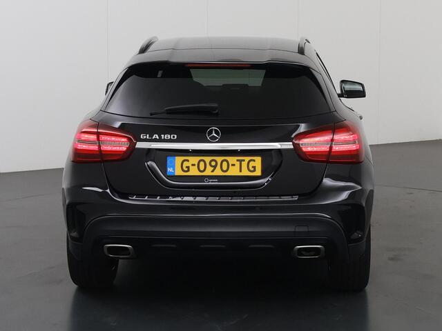 Mercedes-Benz GLA-KLASSE 180 Business Solution AMG Limited | Night | Stoelverwarming | Achteruitrijcamera | Keyless | 19" lichtmetalen velgen |