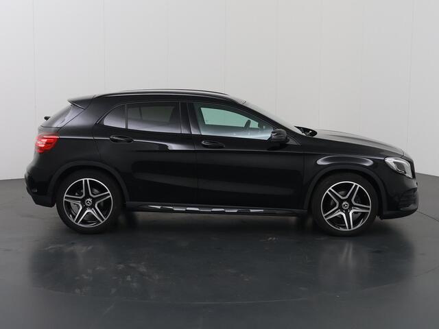 Mercedes-Benz GLA-KLASSE 180 Business Solution AMG Limited | Night | Stoelverwarming | Achteruitrijcamera | Keyless | 19" lichtmetalen velgen |