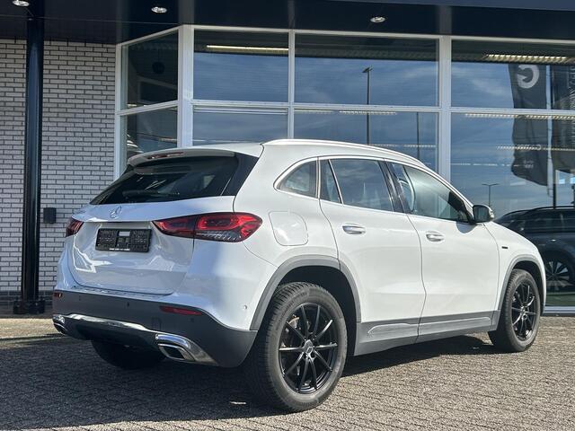 Mercedes-Benz GLA-KLASSE 250 e AMG Line | Adaptief Cruise Control | Panoramadak | Stoelverwarming