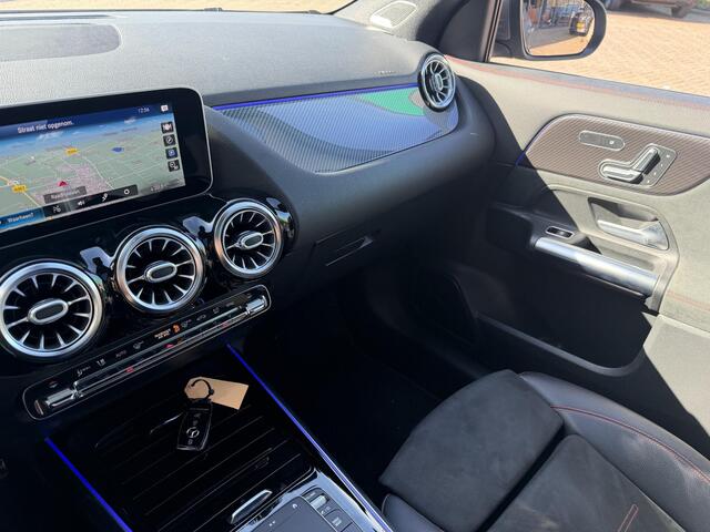 Mercedes-Benz GLA-KLASSE AMG 35 4MATIC AUTOMAAT| PANORAMADAK |NAVIGATIE | CAMERA | HEAD-UP DISPLAY |BURMEISTER AUDIO |DODE HOEK | ELECT STOELEN |CRUISECONTROL |PARKEERSENSOREN
