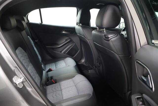 Mercedes-Benz GLA-KLASSE 180 Business Solution | Camera | Clima | Stoelverwarming