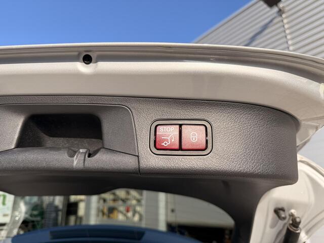 Mercedes-Benz GLA-KLASSE 200 Business Solution AMG | Premium Plus| Memory Seats| Panoramadak| Night pakket| Sfeerverlichting|Carplay