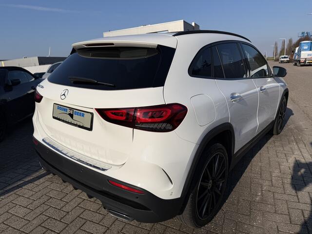 Mercedes-Benz GLA-KLASSE 250 e AMG Line Pano-Dak | Stoelverw. | Keyless | Night