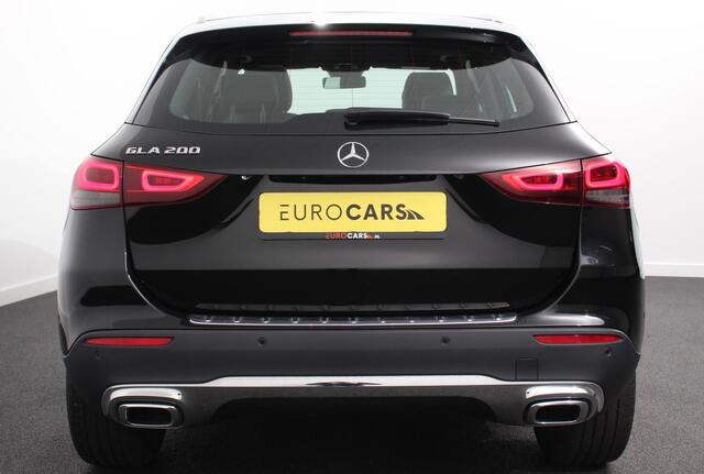 Mercedes-Benz GLA-KLASSE 200 163pk DCT Premium Plus | Navigatie | Parkeersensoren | Camera | Elektrische achterklep | Elektrisch Panorama dak | Cruise Control | Virtual Cockpit | Stoelverwarming | Sfeerverlichting | Climate Control