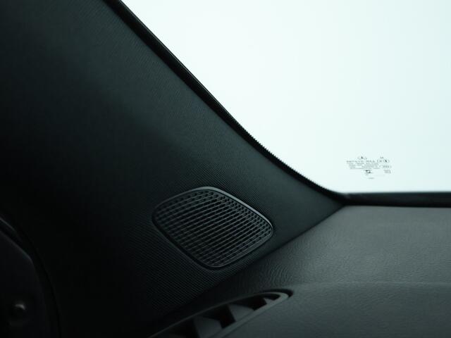 Mercedes-Benz GLA-KLASSE 250 e Star Edition AMG Line AMG | Achteruitrijcamera | Ledkoplampen | EASY-PACK achterklep | Distronic. Inclusief 24 maanden Mercedes-Benz Certified garantie voor Europa.