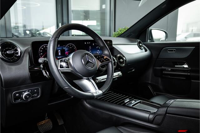 Mercedes-Benz GLA-KLASSE GLA200 - ACC | Camera | Stoelverwarming