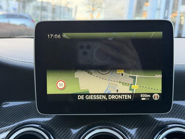 Mercedes-Benz GLA-KLASSE 200 AMG Night Trekhaak | Camera | Leer | Elekt. klep | LED