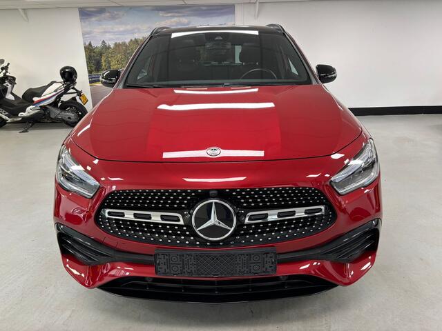 Mercedes-Benz GLA-KLASSE 250 e AMG Line Panorama Keyless Go Camera Led Sfeerverlichting