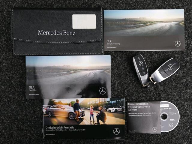 Mercedes-Benz GLA-KLASSE 200 Business Solution Luxury | Panoramadak | Sfeerverlichting | Alarm | Car Play | Augmented Reality | Inclusief 24 maanden Mercedes-Benz Certified garantie voor Europa.