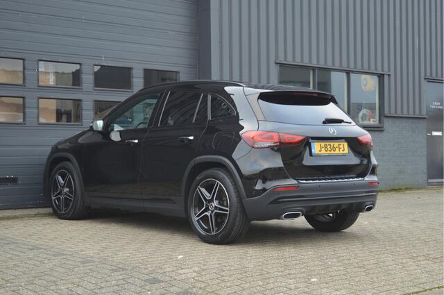 Mercedes-Benz GLA-KLASSE 200 Business Solution AMG | PANO | CAMERA | SFEERVERLICHTING |