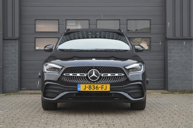 Mercedes-Benz GLA-KLASSE 200 Business Solution AMG | PANO | CAMERA | SFEERVERLICHTING |