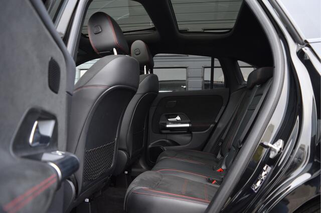 Mercedes-Benz GLA-KLASSE 200 Business Solution AMG | PANO | CAMERA | SFEERVERLICHTING |