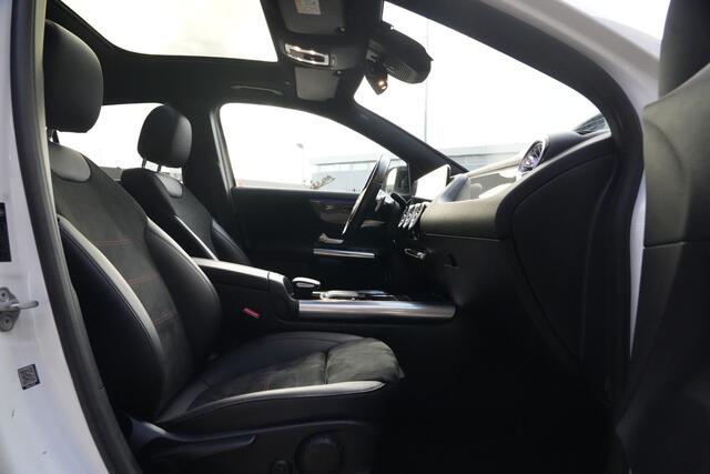 Mercedes-Benz GLA-KLASSE 250 4MATIC AMG Line 225pk Panoramadak/Stoelverwarming/Camera