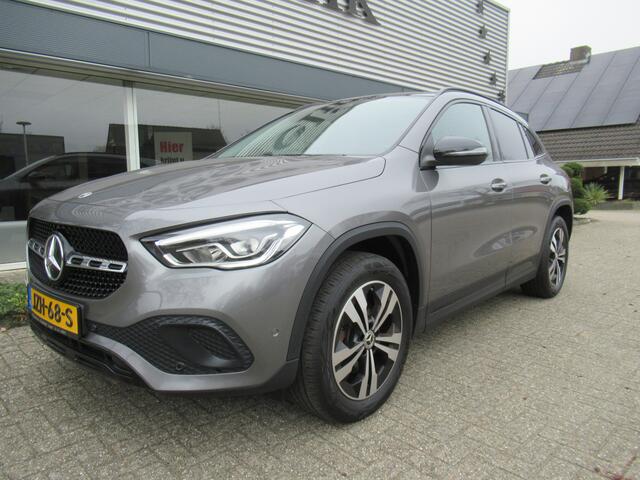 Mercedes-Benz GLA-KLASSE 200 Trekhaak/Panoramadak