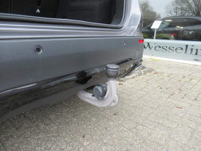 Mercedes-Benz GLA-KLASSE 200 Trekhaak/Panoramadak