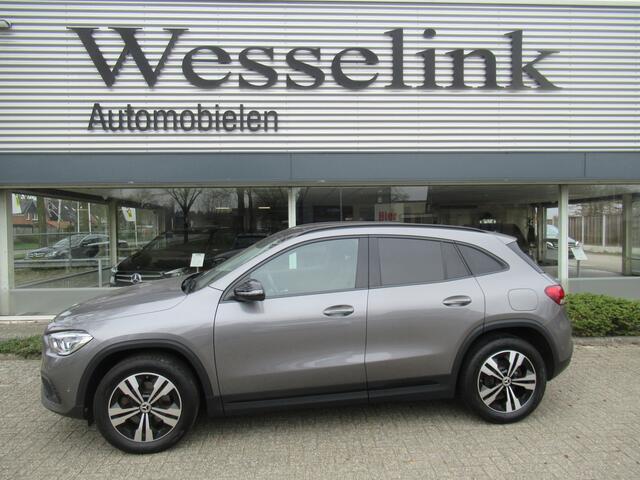 Mercedes-Benz GLA-KLASSE 200 Trekhaak/Panoramadak